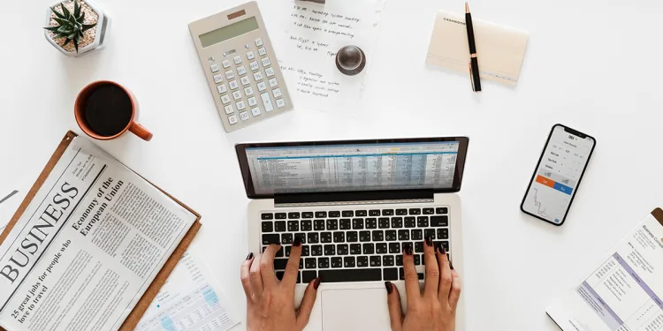 Highly Profitable Business to Do Online Without a College Degree or Being a Graduate